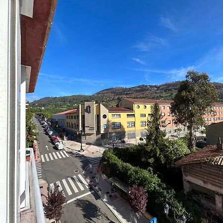 Amplio Alojamiento En Oviedo Exteriör bild