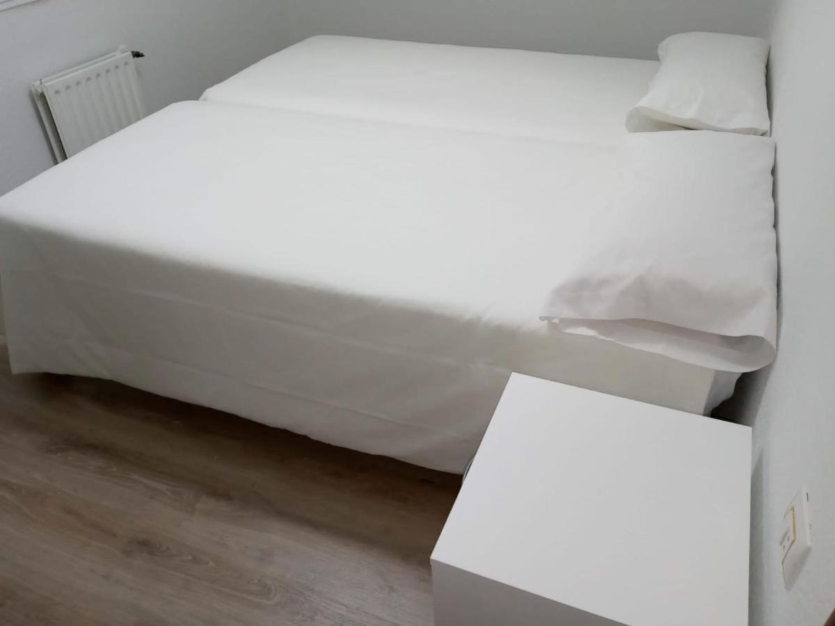 Amplio Alojamiento En Oviedo Exteriör bild